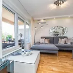 Apartment Marina Yacht