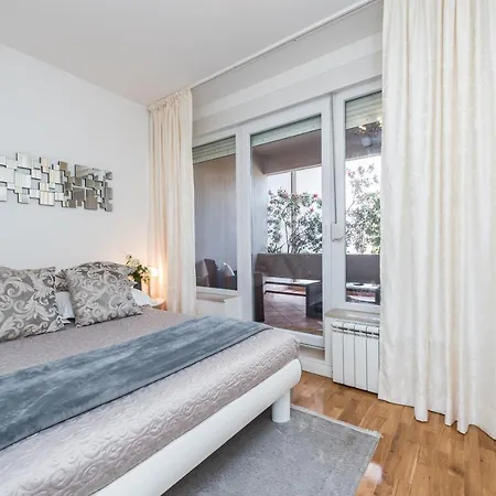 Marina Yacht Apartment *